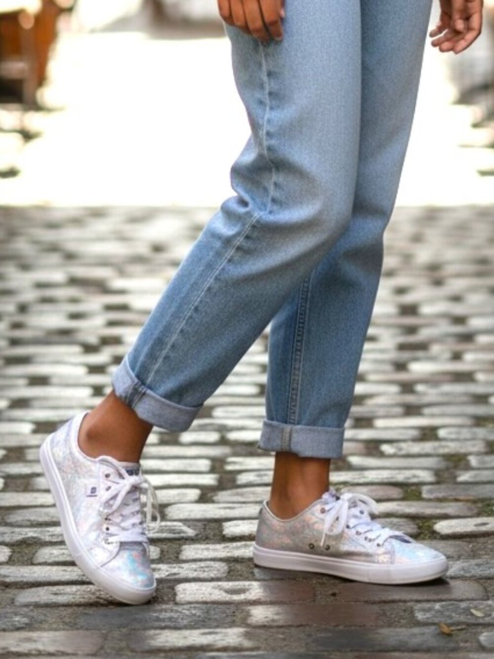 Iridescent Gotta Flurt Silver Lace-up "Charm" Fashion Sneakers Size 7.5 GUC